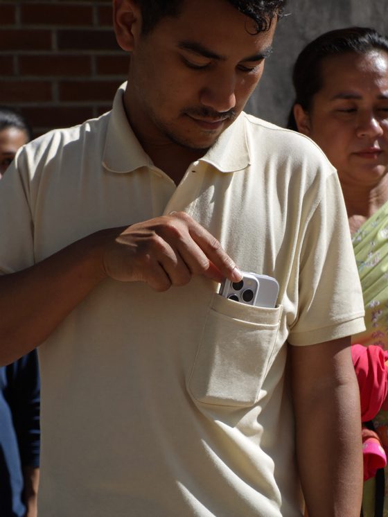 RAMLY888 on a phone